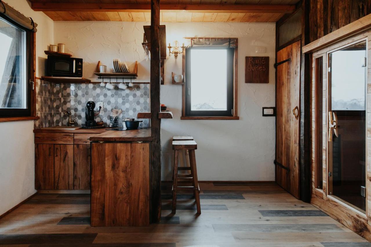 فندق Treehouse Drevesna Hiska Strkovo Gnezdo Ranc Jures ليوتومير المظهر الخارجي الصورة