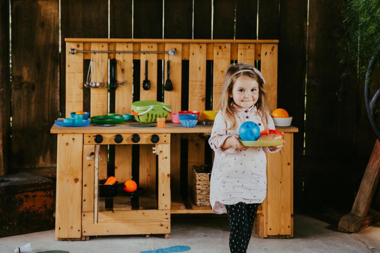 فندق Treehouse Drevesna Hiska Strkovo Gnezdo Ranc Jures ليوتومير المظهر الخارجي الصورة
